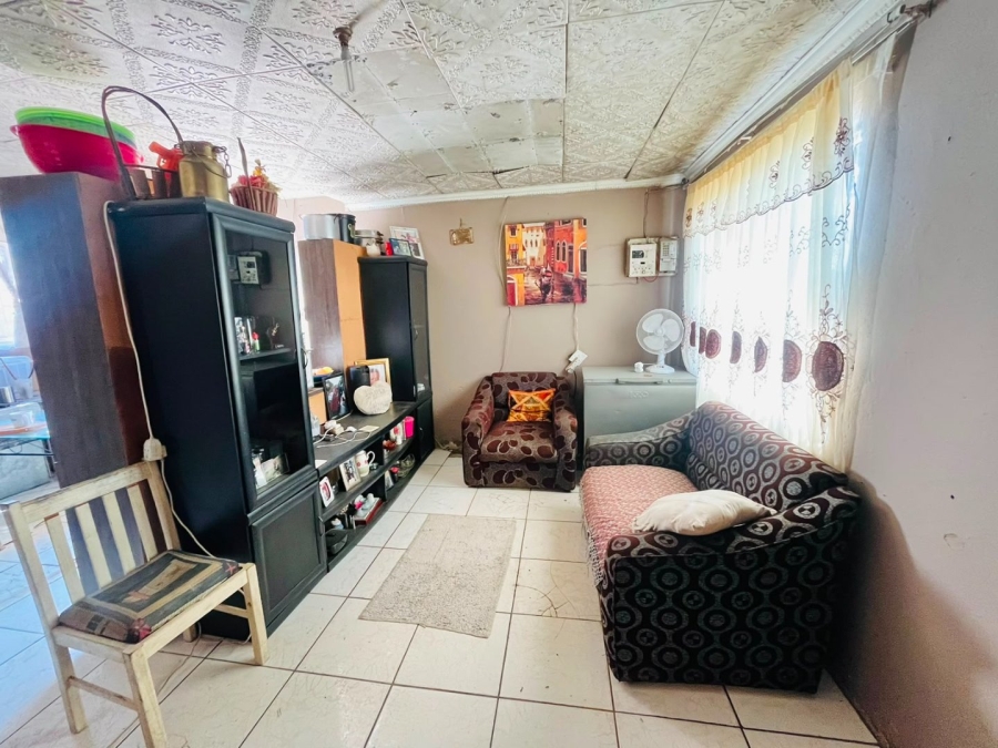 2 Bedroom Property for Sale in Bloemside 4 Free State